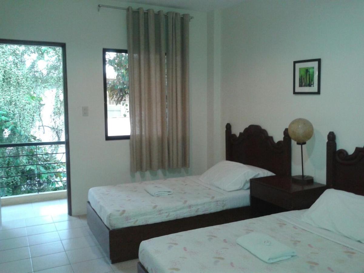 11Th Street Bed And Breakfast Bacolod Quarto foto